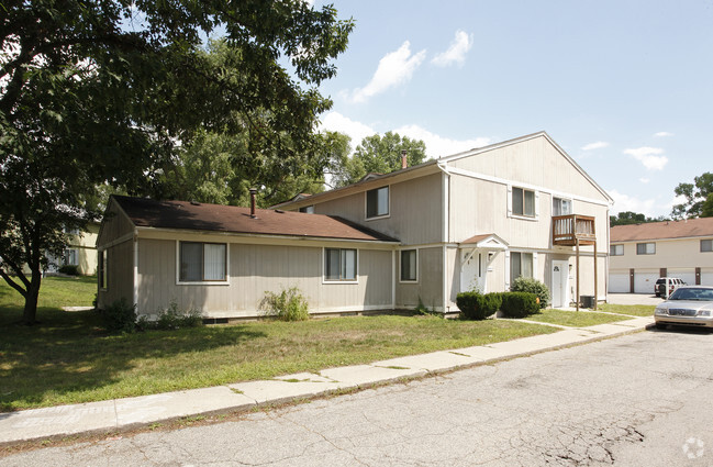 Building Photo - Brookshires Townhomes