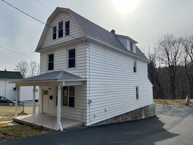 Photo - 3003 S Main St