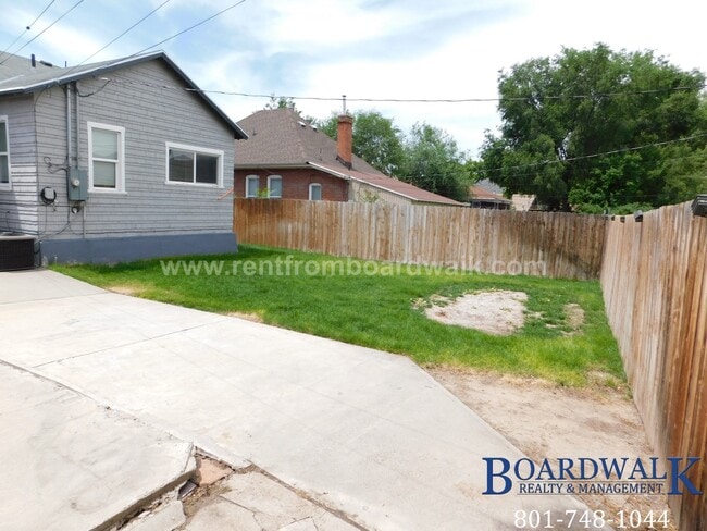 Photo - 657 Warnock Ave S Unit 657 E Warnock Ave