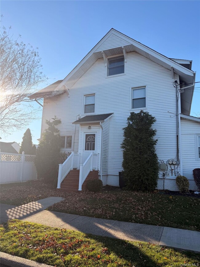 Building Photo - 65 W Windsor Pkwy