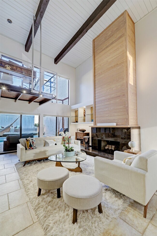 Photo - 2117 1/2 Hazard St