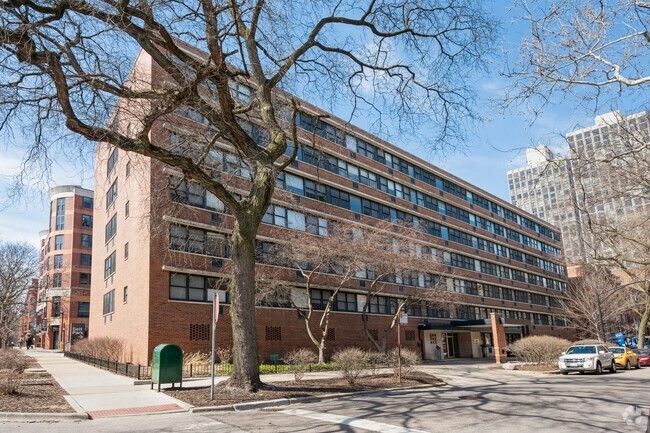 Building Photo - 2300 N Commonwealth Ave Unit 4K Rental