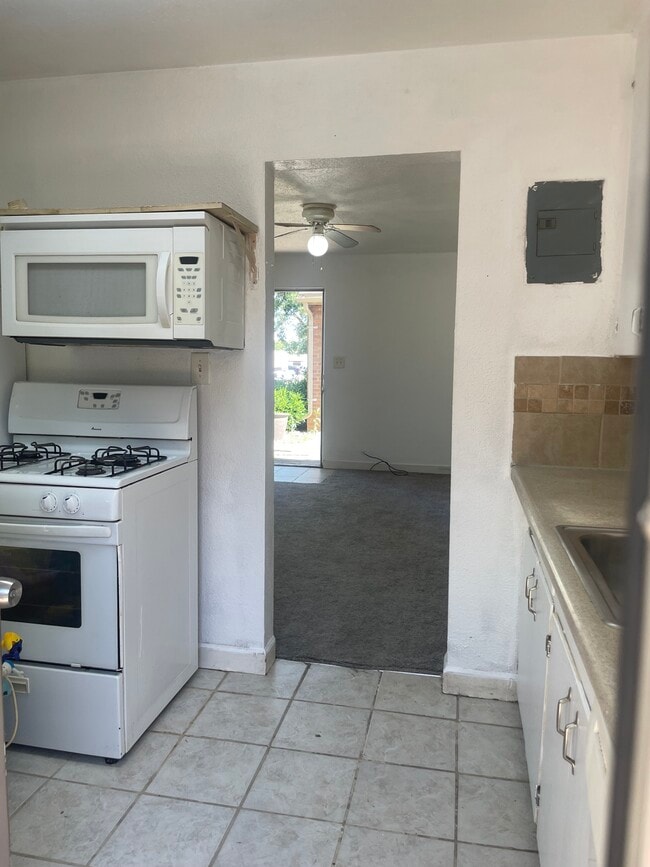 Photo - 1428 Clinton St