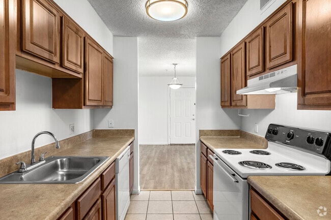 3BR, 2BA - 1,050SF - Kitchen - Hainlin Mills