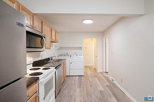 Building Photo - 120 Raymond Ave Rental