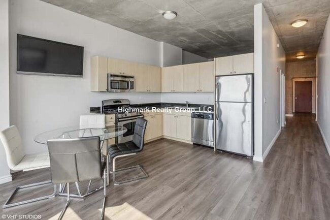 Building Photo - 235 W Van Buren St Unit 2708A