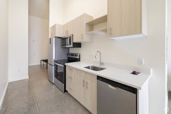 Studio 4 - Kitchen