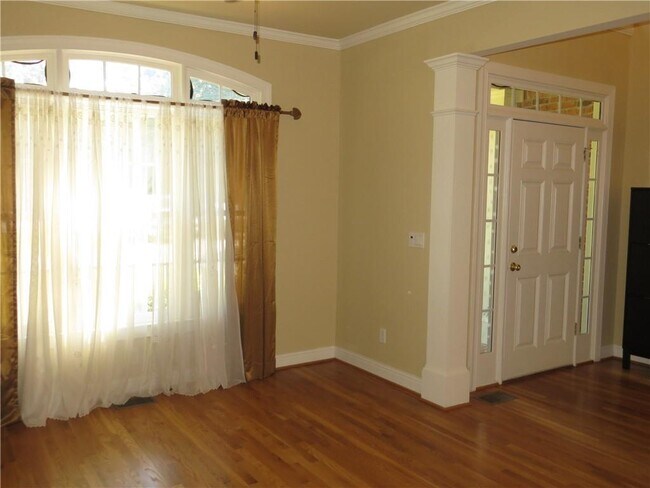 Photo - 1768 Brockett Rd