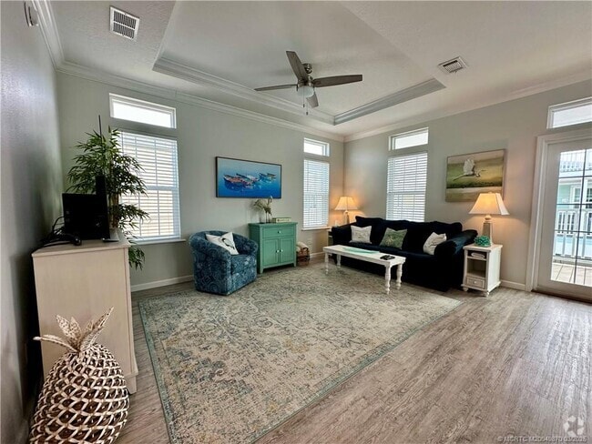 Building Photo - 352 NE Starboard Way Rental