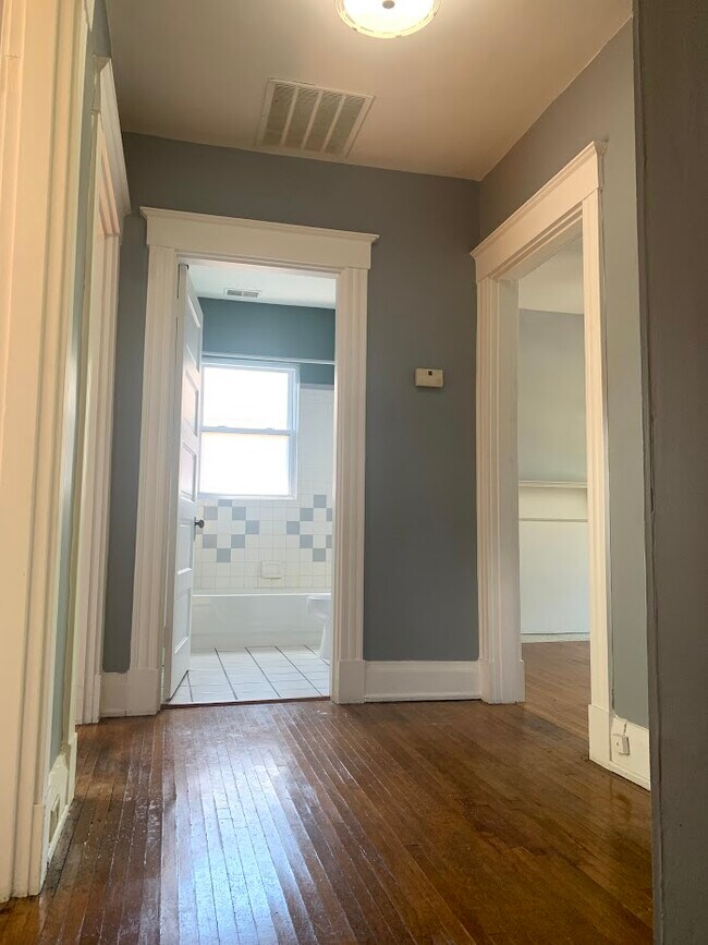 Hallway - 3554 Zumstein Ave Unit 2