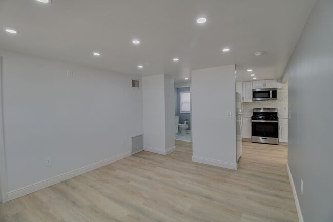 Photo - 236 N Oleander Ave