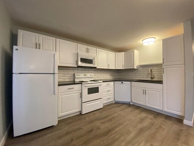 Building Photo - 625 NW Fenton St Unit 625