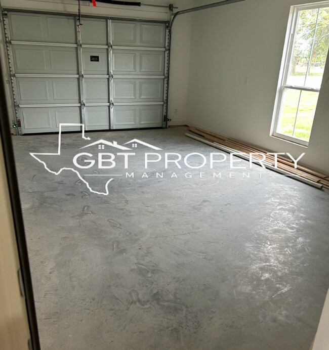 Photo - 389 E Burleson Ave