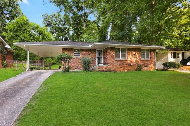Building Photo - 2798 Dearwood Dr SW