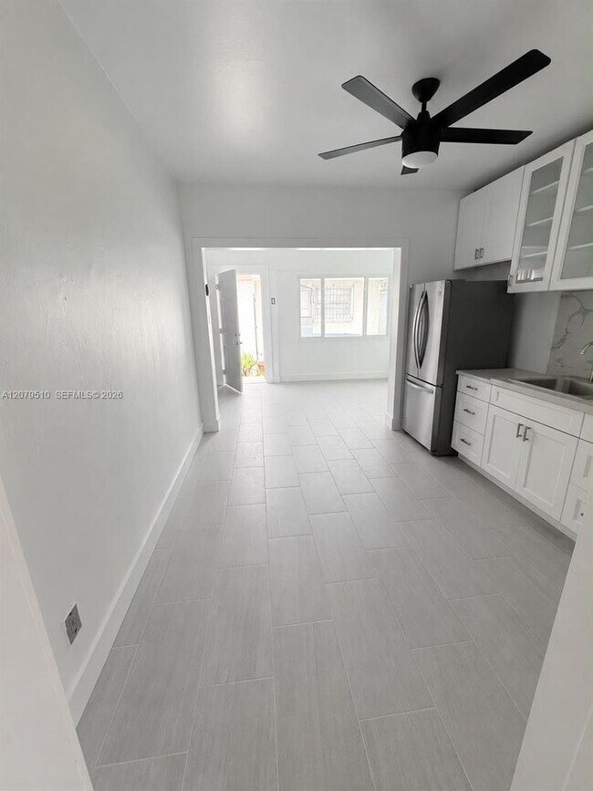 1154 NW 34th Ave Unit 1