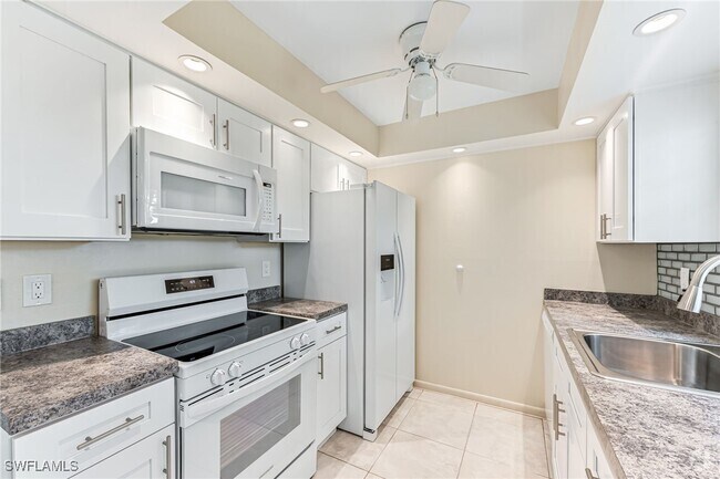 Building Photo - 1518 Edgewater Cir Unit 2B Rental