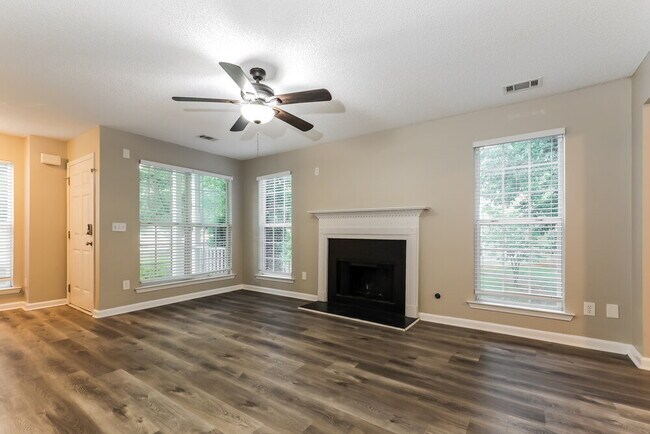 Photo - 916 Summit Park Trail