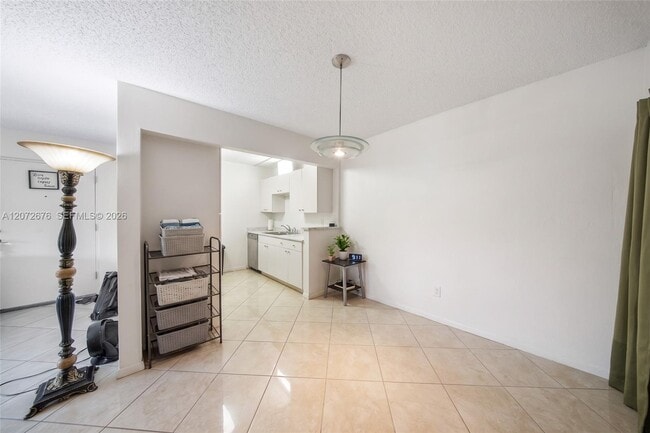 Photo - 10826 N Kendall Dr Unidad T13