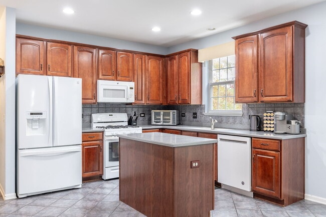 Photo - 2566 Rourke Dr