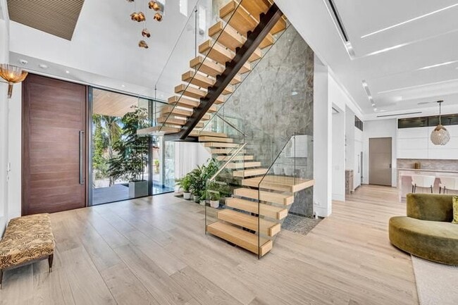 Photo - 408 Coral Way