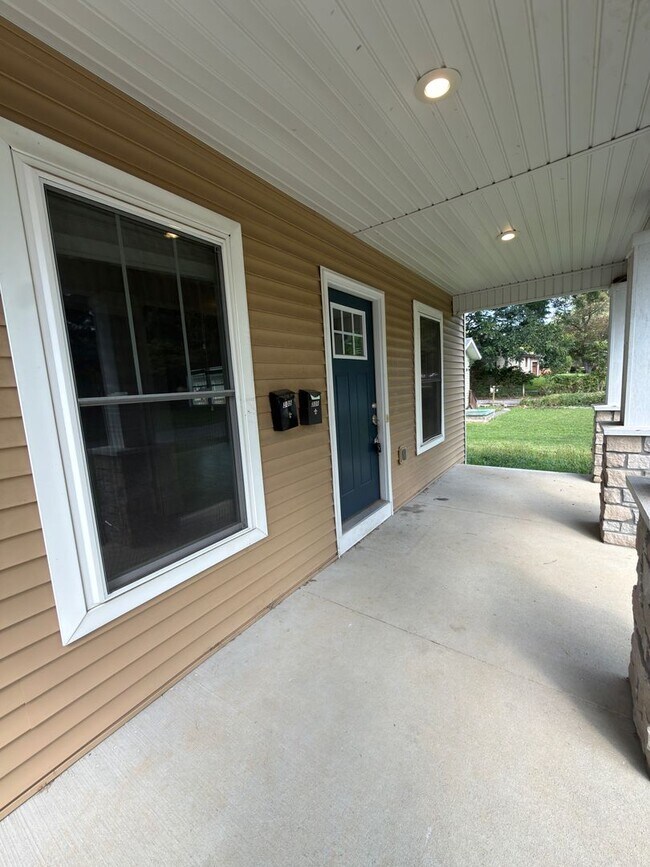 Photo - 309 E Wylie St