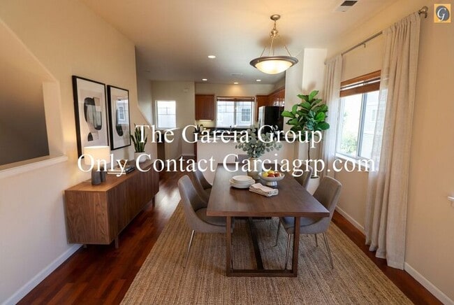 Building Photo - 10377 SW Ridgepath Ln