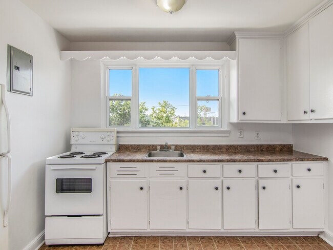 Photo - 340–376 Tillbury Avenue