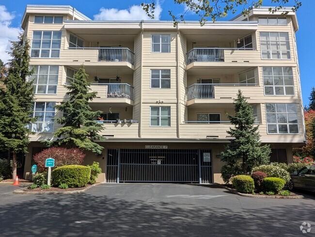 Building Photo - Meydenbauer Condo for Rent