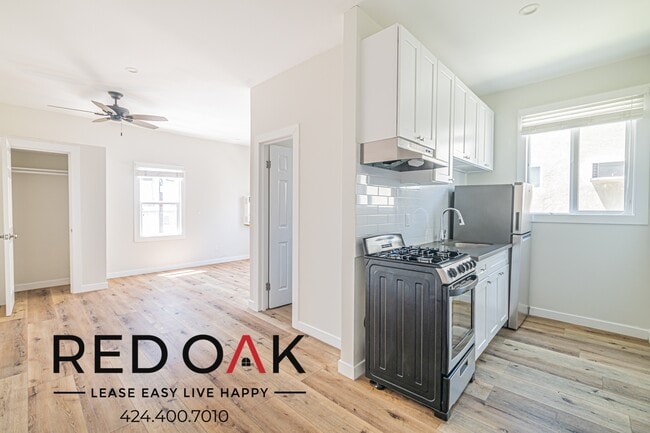 Photo - 915 S Kenmore Ave Condo Unit 201