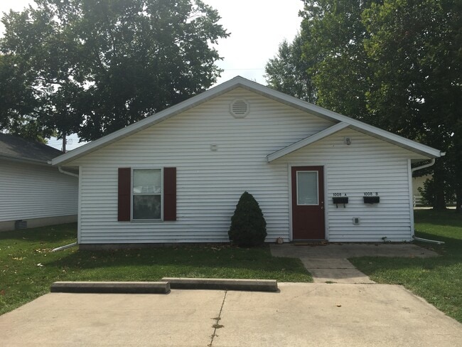 Building Photo - 1008 E Randolph St