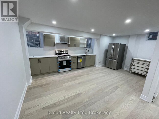 Photo - 4105 Channing Cres