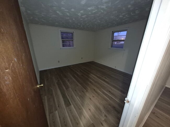 Photo - 460 Stuart St