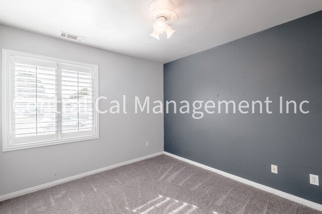 Photo - 3 Bedroom/2 Bath Home with Solar in the Desired Southwest - $2450 per Month!