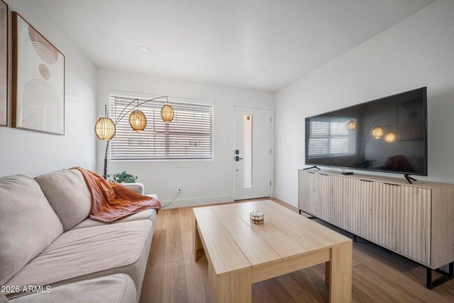 Photo - 3110 N 37th St Unidad 5