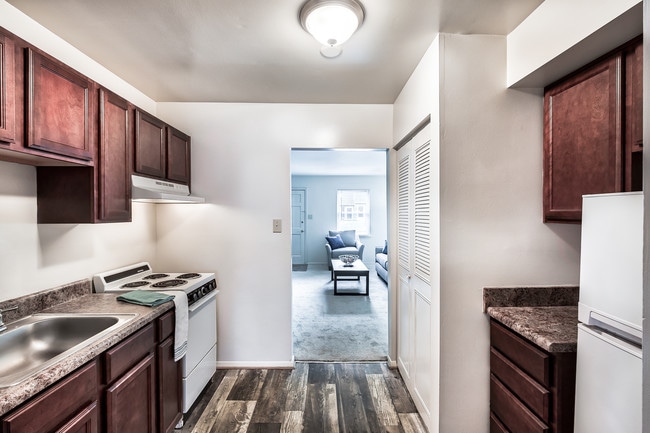 Photo - Misty Pines Apartments