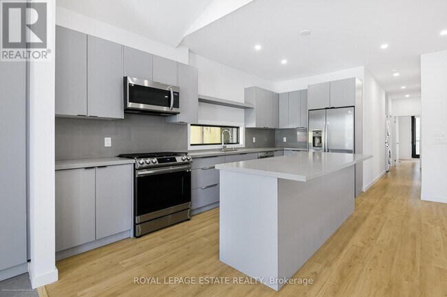 Photo - 506 Scarborough Rd Unit MAIN FLOOR