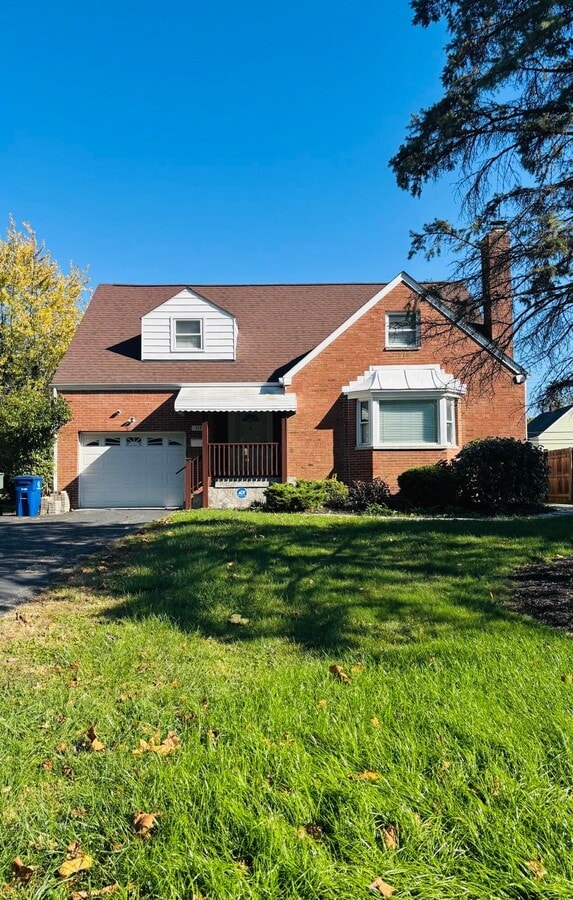 Photo - 514 Enfield Rd