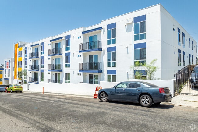 Building Photo - 433 Rosenell Ter Rental