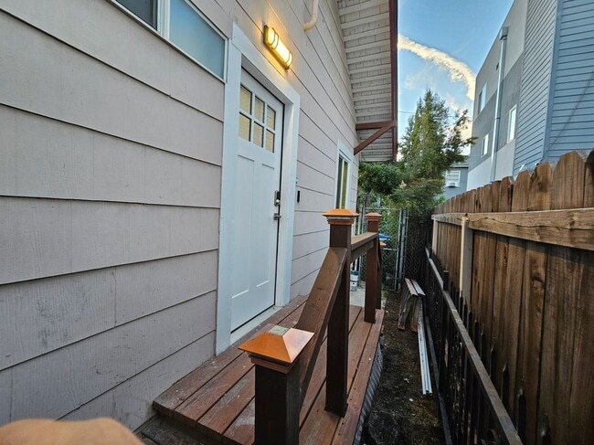 Photo - 533 N St Andrews Pl Unit A