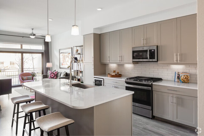 Building Photo - Lock in Your Lease & Get Up to $500 Off! Unit 10HW Rental