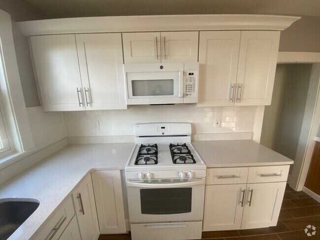 Building Photo - 39 Waterhouse St Unit 2R
