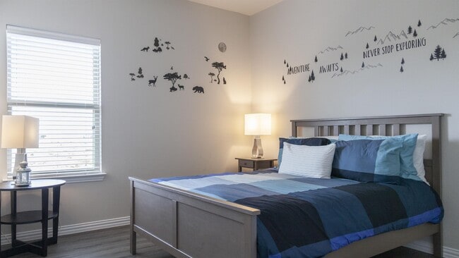 Photo - 631 Cottage Row