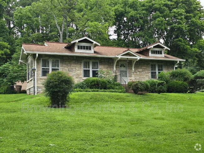 Building Photo - 3016 Lebanon Pike Rental