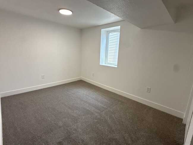 Photo - 230 N 11th Ct