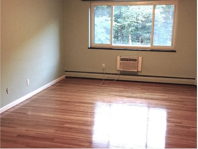 Photo - 205 Kent St Unit 18