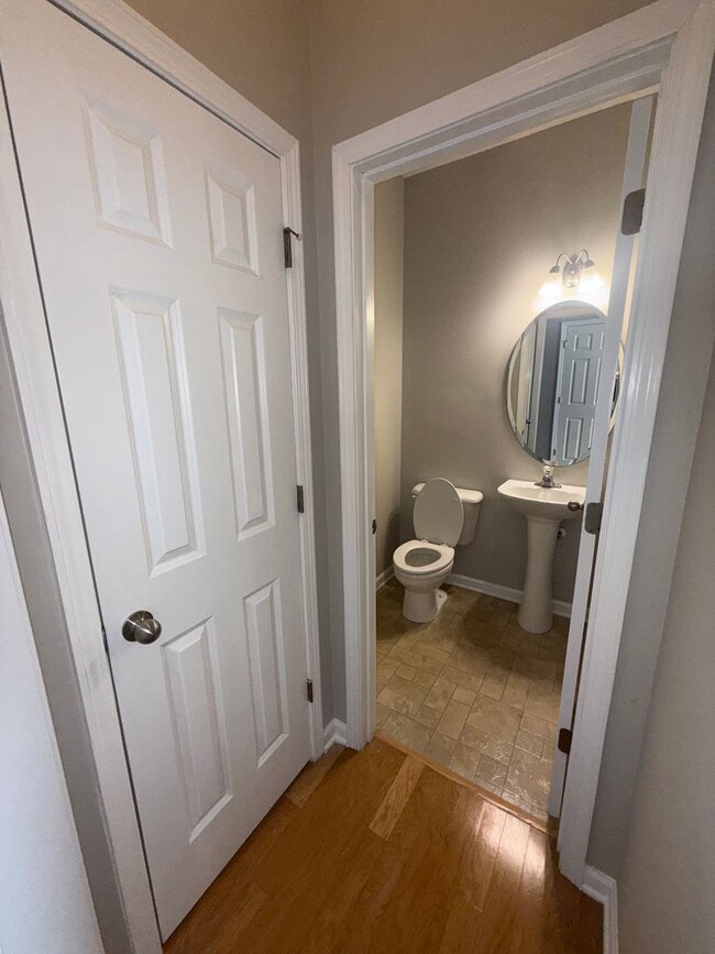 Photo - Three Bedroom Townhouse in Regent Park!