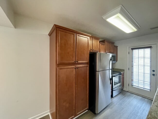 Photo - 111 Old Tavern Cir