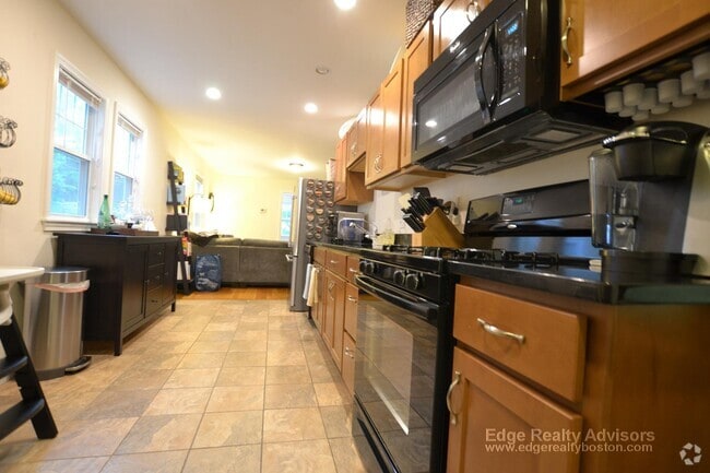 Building Photo - 58 Turner St Unit 1 Rental