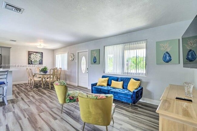 Photo - 14310 NW 12th Ave Unidad 14310