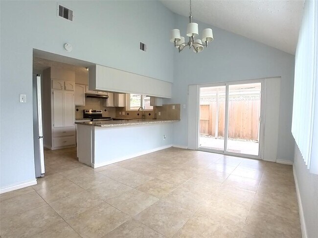 Photo - 22215 Fincastle Dr